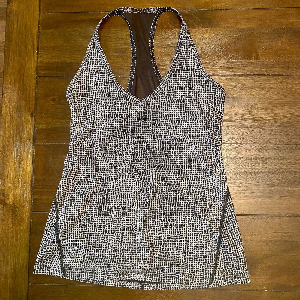 Lululemon cool racerback tank size 2 black and white